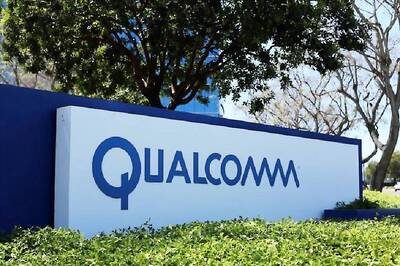 Broadcom Plans Record Tech Deal With Qualcomm Bid: Sources