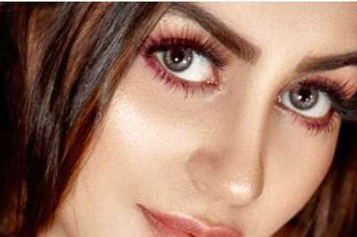 Bigg Boss Tamil Contestant Yashika Anand Injured in Car Accident, Co-passenger Dies