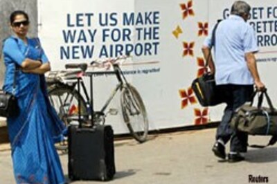 Airport employees call off strike