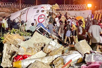 Kerala Plane Crash: Two Passengers Test Positive for Covid-19, Say Sources, 50 Rescuers Quarantined