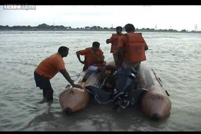 Boat caprizes in the Ganga in Varanasi, 2 dead, 16 missing