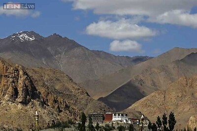 Kolkata rickshaw-puller pedals his way to Ladakh