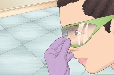 How to Remove Iodine Stains from a Vinyl Floor