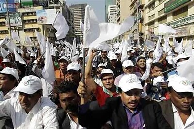 4 dead in renewed violence in Bangladesh