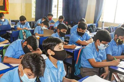 Delhi HC Receives PIL Over Overcrowded Classrooms Amid Incomplete School Building