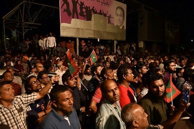 Maldives Shuts Parliament, Resists Order to Free Ex-President Nasheed and Other Dissidents