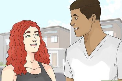 How to Tell if an Older Guy Likes You