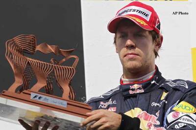 Vettel wins Japan GP, beats Webber to finish