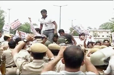 AAP versus Delhi Police: Tension unlikely to abate soon