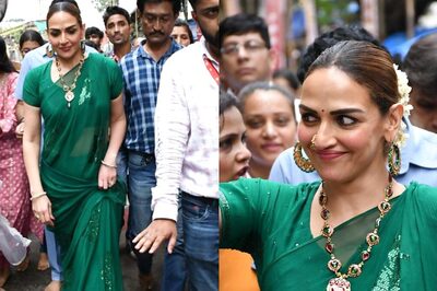 Ganesh Chaturthi 2023: Esha Deol Visits the Iconic Lalbaugcha Raja Barefoot to Offer Prayers; See Photos