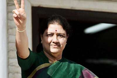 SC Declines Urgent Hearing on PIL to Stop Sasikala from Becoming CM