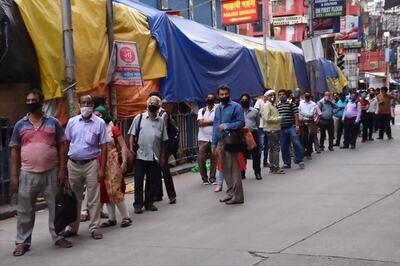 As Curbs Ease, Kolkatans Go Through Mixed Feelings of Relief & Fear; Norms Flouted in Several Places