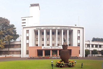 IIT-Kharagpur Sets up Inquiry Against Teacher Who 'Abused' SC, ST Students, Assures 'Appropriate Action'