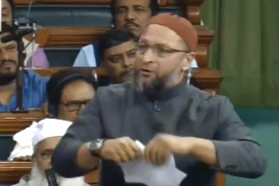 'It Seeks to Make Muslims Stateless': Asaduddin Owaisi Tears up Copy of Citizenship Bill During Discussion in LS