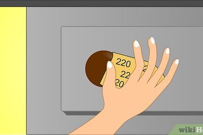 How to Handpaint Knobs for a Room