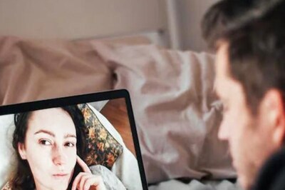 Valentine's Day Special: Tips For People In A Long-Distance Relationship