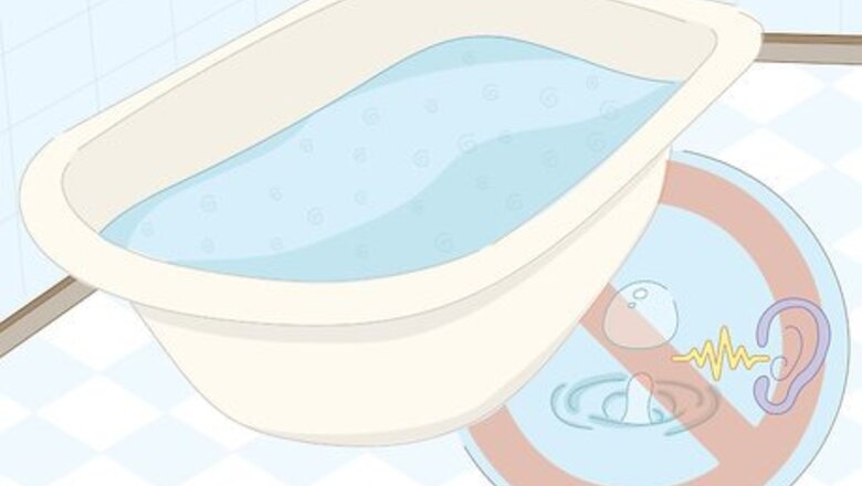 How to Deal with a Toddler Who Is Afraid of Baths