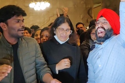 'How's the Josh, Bharat Mata ki Jai' Chants in Air as Last Batch of Indian Students Leaves Ukraine Via Budapest