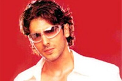 Zayed Khan jumps out off eighth storey