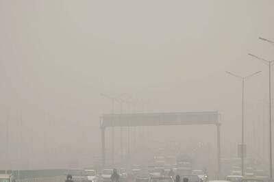 Delhi Air Pollution Not Just Affecting Lungs; Doctors Say Sudden Surge in Cases of Headache, Anxiety