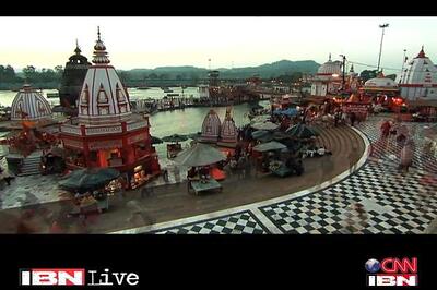 13-year-old girl thrown into Ganga by parents