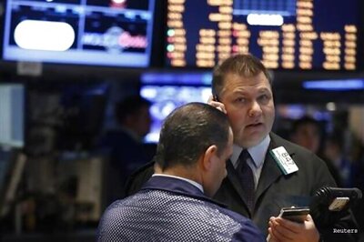 Wall Street trips and falls on cloudy Italian election