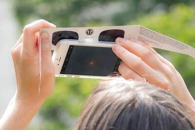 How to Take a Good Photo of Today's Lunar Eclipse With Your iPhone