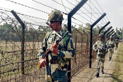 Pakistan Army Alleges Indian Troops Used Cluster Ammunition Along LoC, Indian Army Rejects Claim
