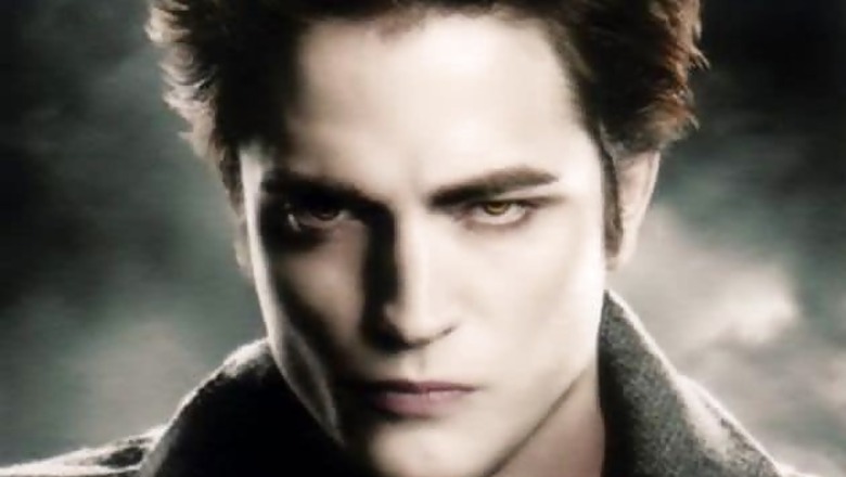 Robert Pattinson related to Dracula