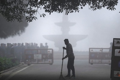 At 4.4°C, Delhi Records Season's Lowest Temp, Dense Fog Limits Visibility to 200 Metres | Weather Updates