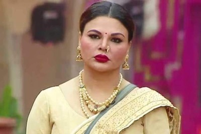 Rakhi Sawant Wins Hearts By Giving Rs 5,000 For Treatment Of Underprivileged Girl