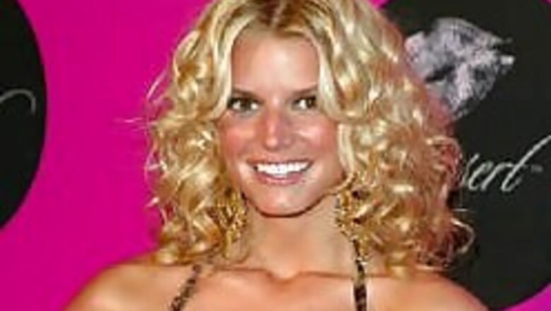 Jessica Simpson royally ignores Bush