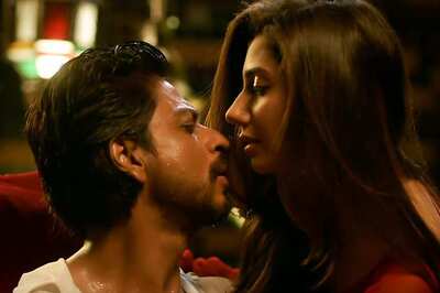 Raees: Shah Rukh Khan, Mahira Khan Turn Up The Heat in Zaalima