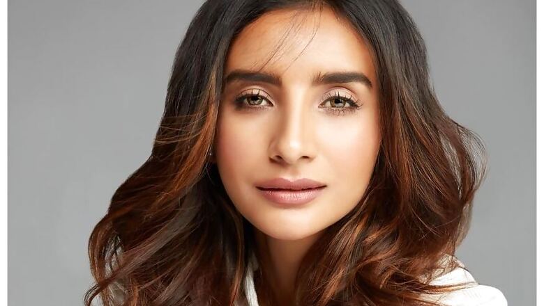 Patralekhaa to Make Her Kannada Film Debut, Boyfriend Rajkummar Rao Gives a Shout-out to Her