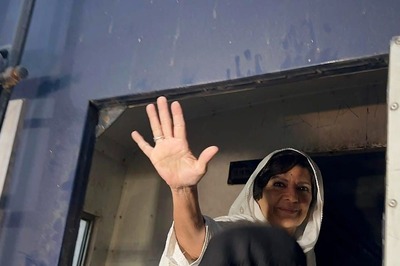 Police Arrest Imran Khan's Sisters, Use Tear Gas On Protesters Demanding Ex-PM's Release In Islamabad