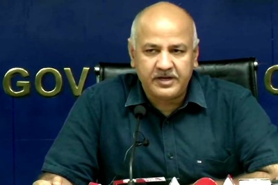 Delhi Govt to Pay Salaries to Daily Wage Staff, Guest Teachers Working at COVID-19 Affected Areas