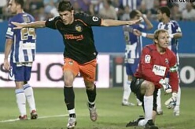 Valencia go on top in Spanish football league
