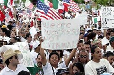 US arrests 2,000 illegal immigrants