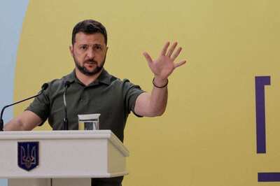 Zelensky Faces Press With Western Aid, Front Line Wavering