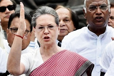 Election 2019 LIVE: While Voting Remember What All Modi Promised, Sonia Gandhi Tells Raebareli Voters