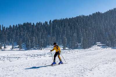 Gulmarg Witnesses Tourist Surge After Much Awaited Snowfall