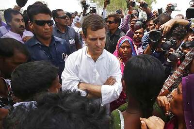 Rahul backs Greenpeace, meets Priya Pillai and other civil society activists
