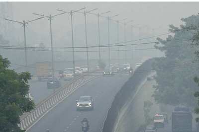 Delhi Allows Diesel Trucks to Enter City, Curbs Under Stage-IV of GRAP Revoked as AQI Improves