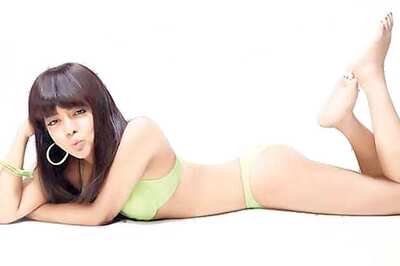 Ankeeta Mukherjii, Kajol's cousin to enter B'wood