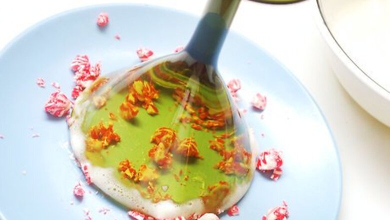 How to Make a White Chocolate Peppermint Martini