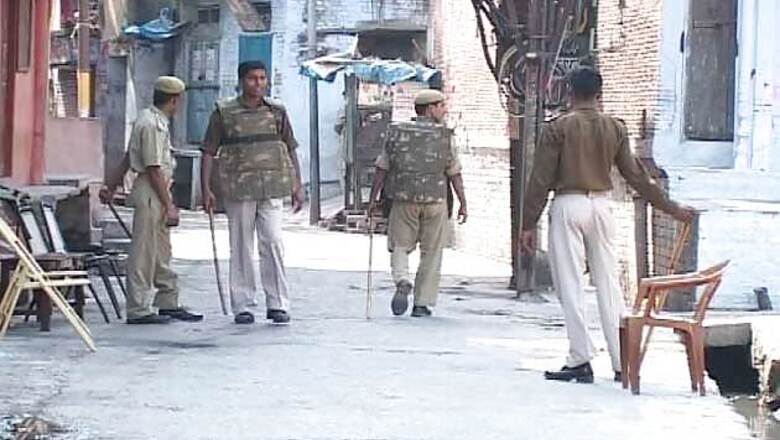 75 arrested, curfew continues in Bareilly, Aonla