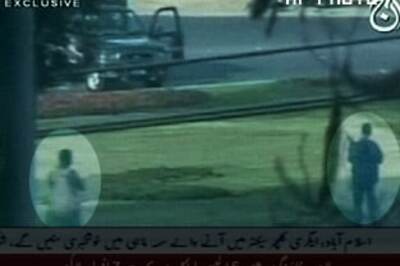 Sri Lankan team attacked in Pak, 6 injured