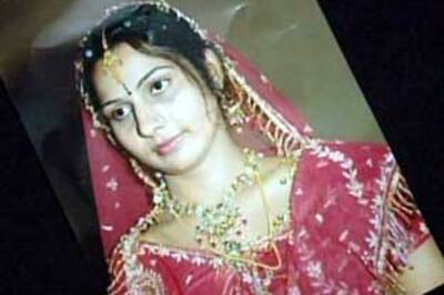 Woman kidnapped from in front of Noida mall