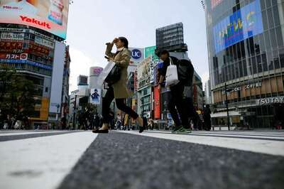 Decrease in Commuters Falls Short of Target Needed to Control Coronavirus, Says Tokyo Governor