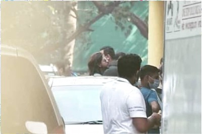 Shah Rukh Khan Fans Super Excited as He Begins Shooting for Pathan in Mumbai